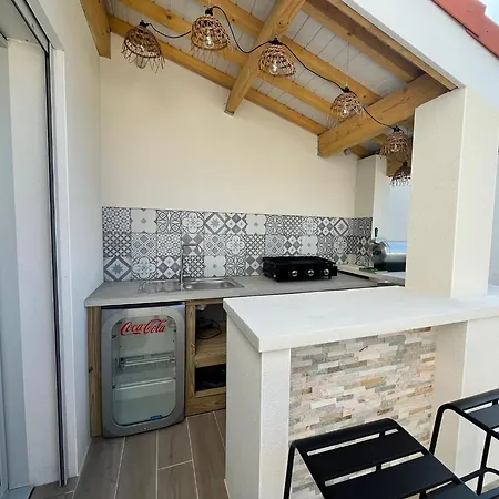 Дом отдыха Maison Neuve Clim & Bar D'ete Sur Jardin